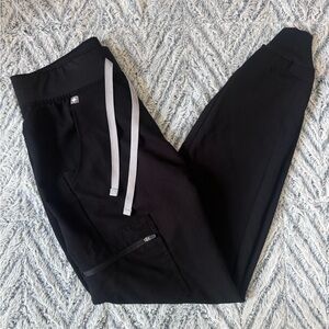 FIGS Black Regular Rise Jogger XS/R